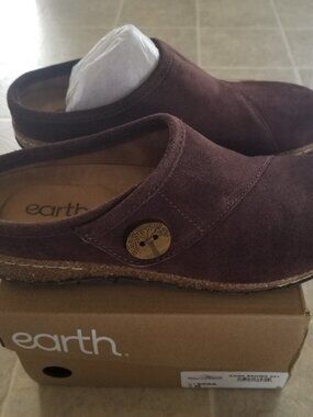 Earth Etezra Clogs NWT